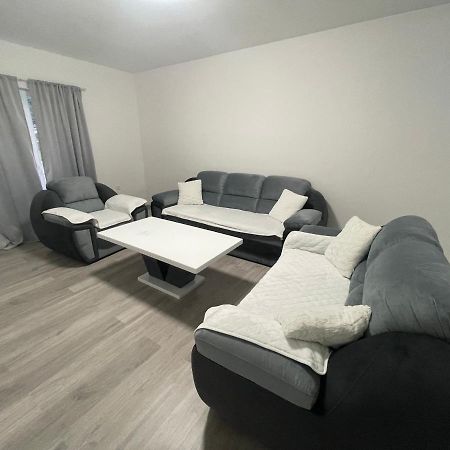 Apartmani Franciska 亚伊采 外观 照片