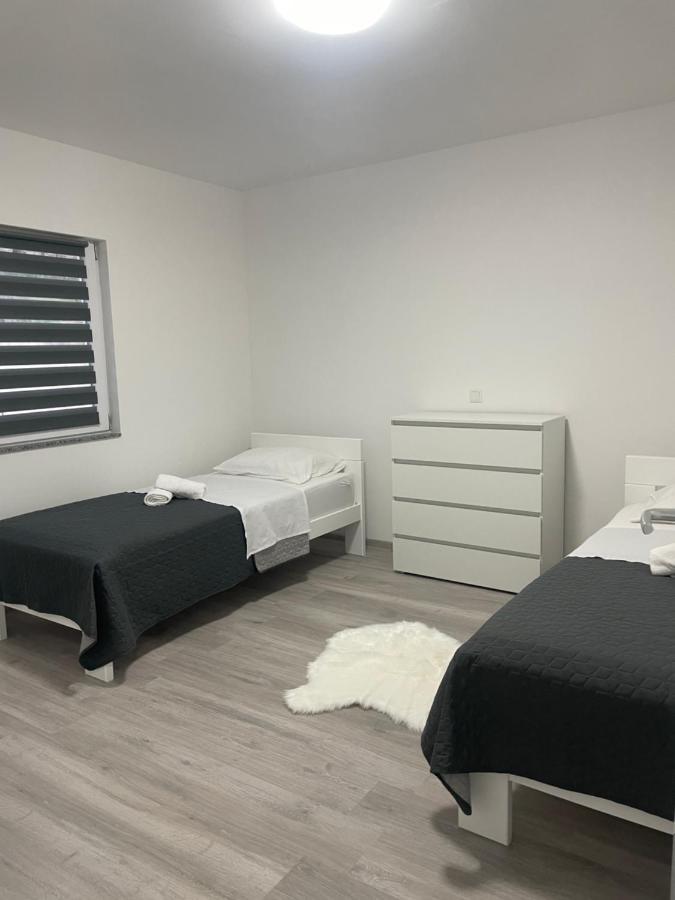 Apartmani Franciska 亚伊采 外观 照片