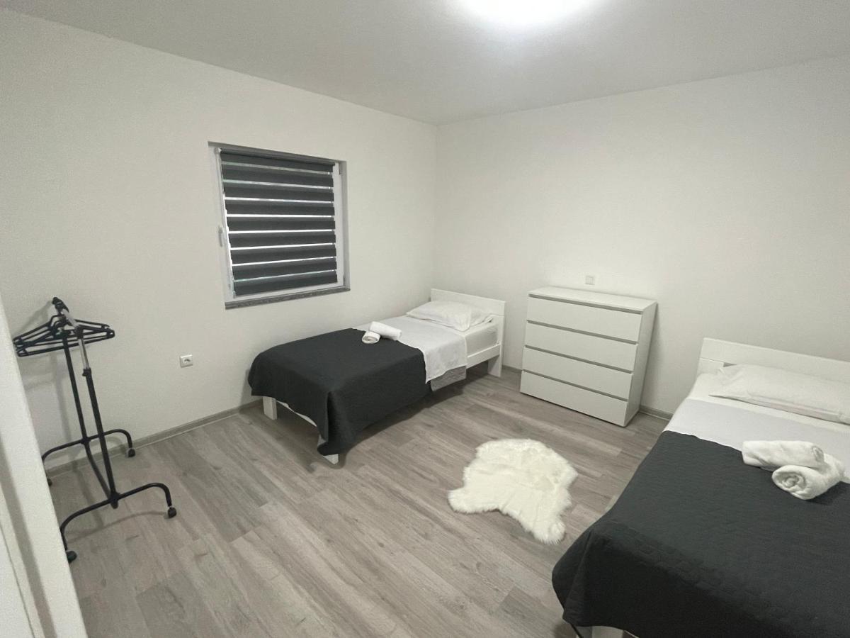 Apartmani Franciska 亚伊采 外观 照片