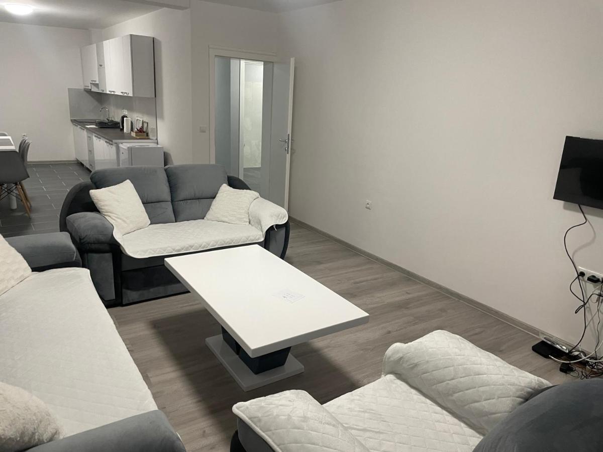 Apartmani Franciska 亚伊采 外观 照片