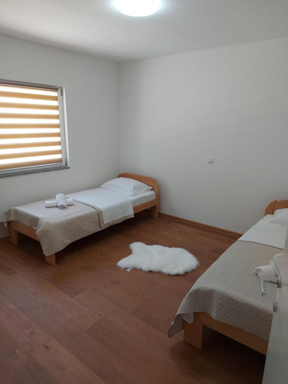 Apartmani Franciska 亚伊采 外观 照片