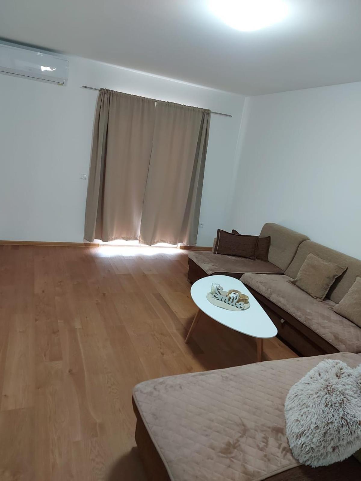 Apartmani Franciska 亚伊采 外观 照片