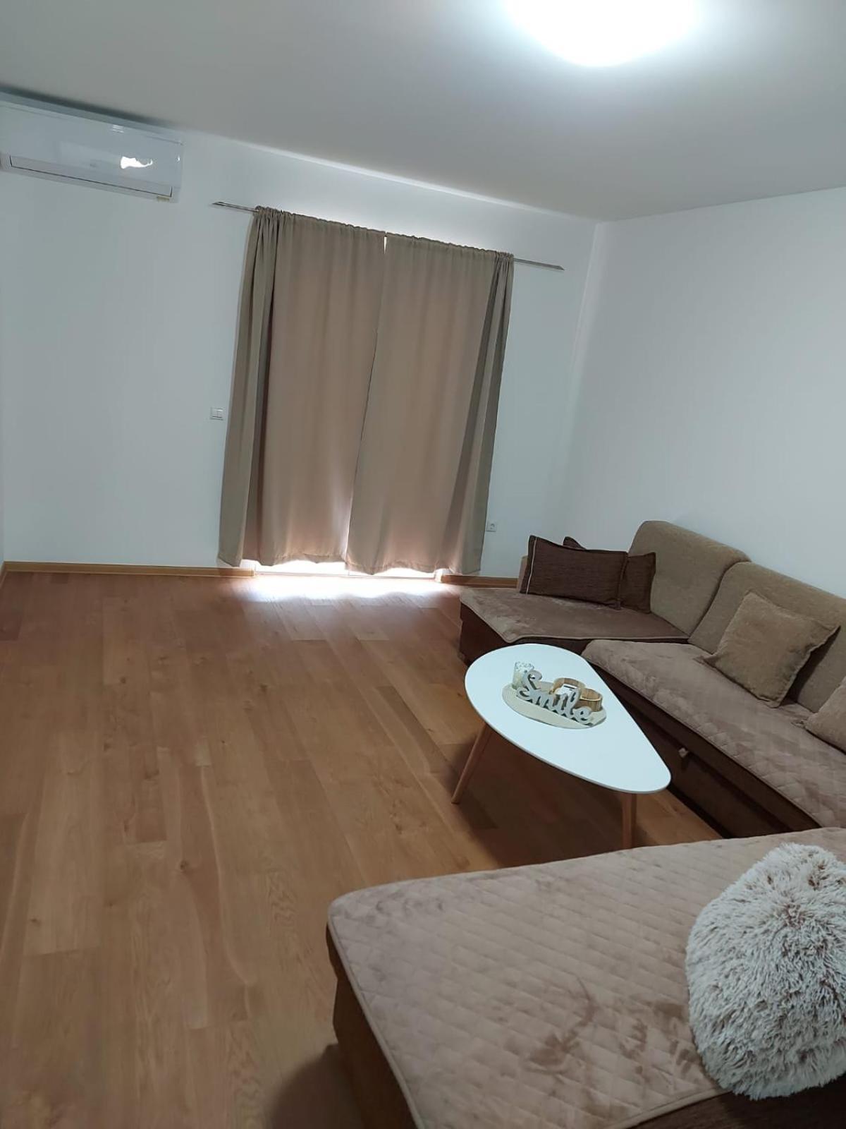 Apartmani Franciska 亚伊采 外观 照片