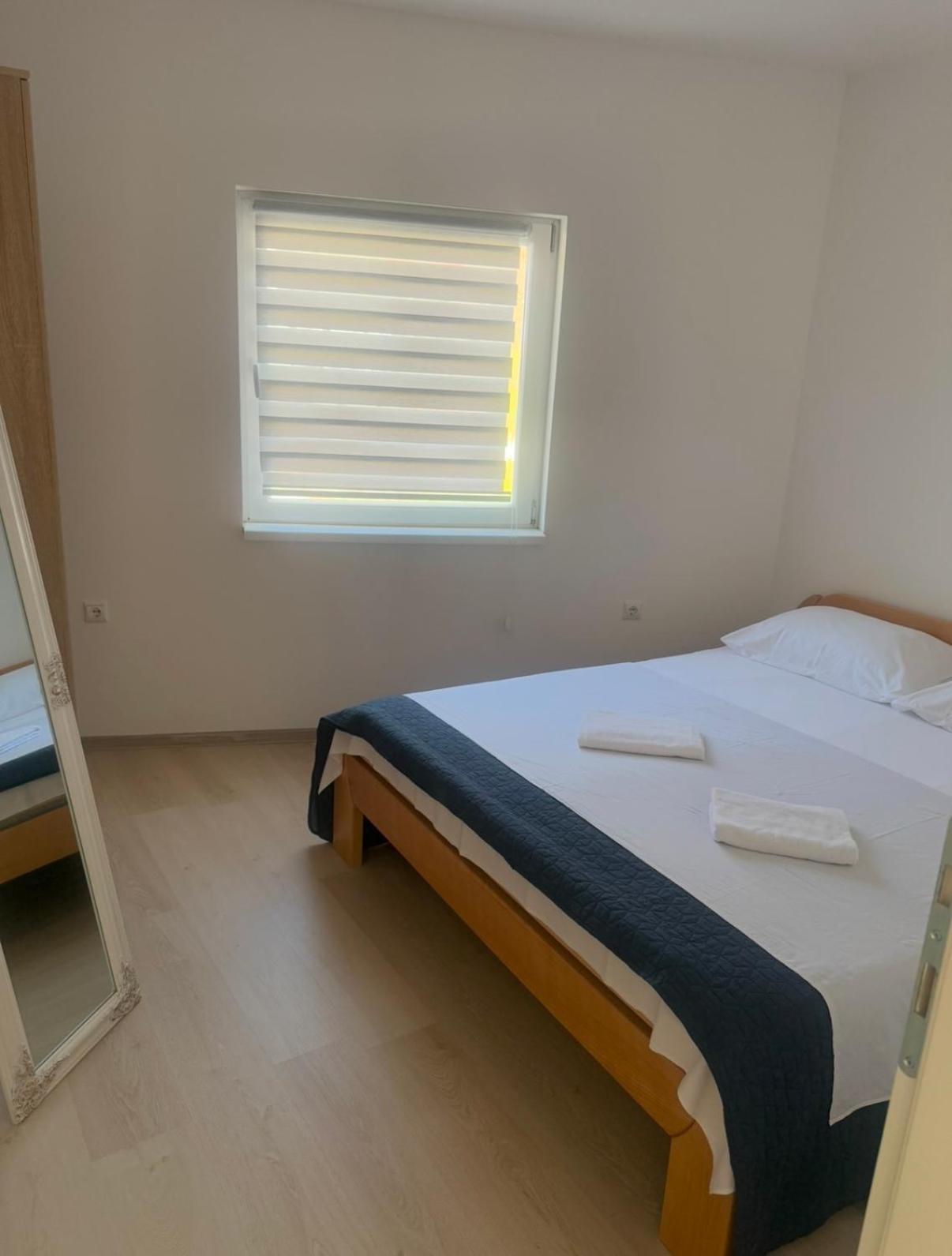 Apartmani Franciska 亚伊采 外观 照片